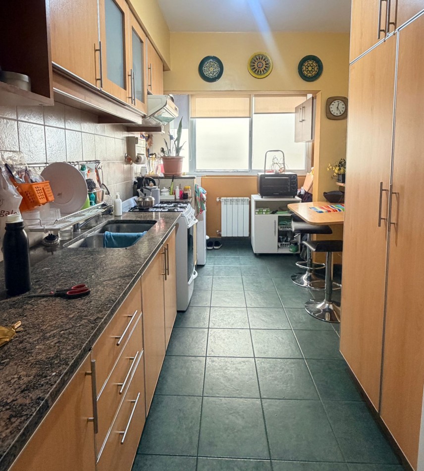 Departamento 4 Ambiente a la calle con Balcon