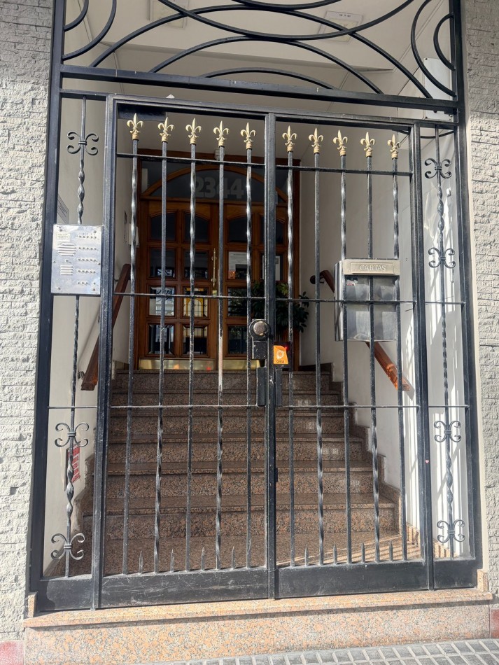 Departamento 4 Ambiente a la calle con Balcon