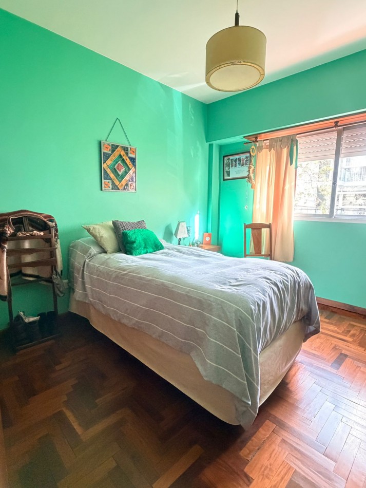 Departamento 4 Ambiente a la calle con Balcon
