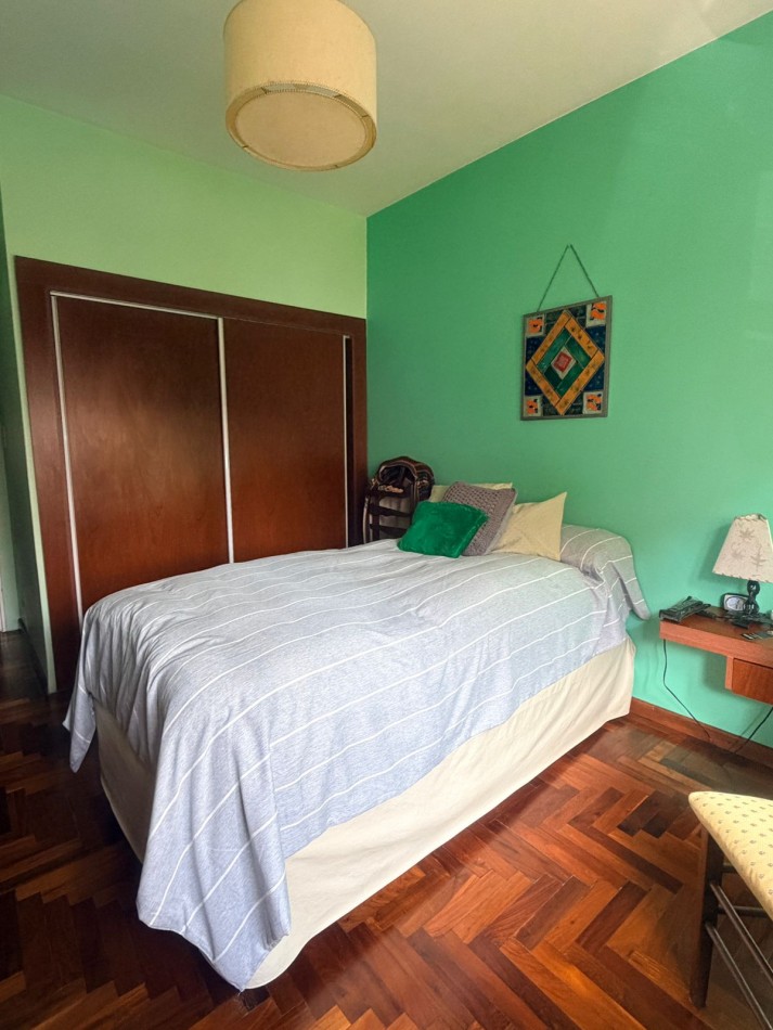 Departamento 4 Ambiente a la calle con Balcon