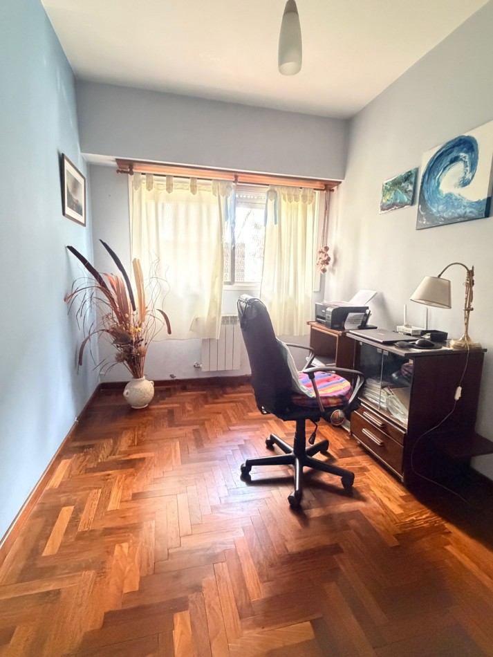 Departamento 4 Ambiente a la calle con Balcon