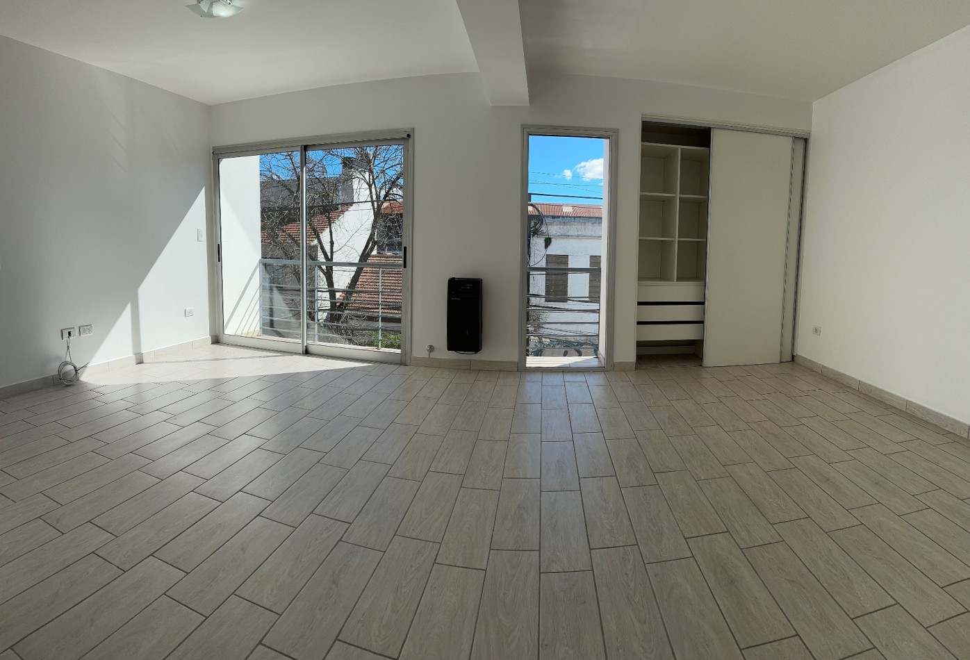 Departamento 1 Ambiente Divisible con Cochera en Alquiler