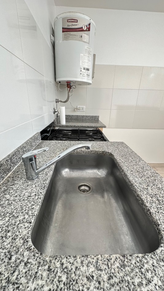 Departamento 1 Ambiente Divisible con Cochera en Alquiler