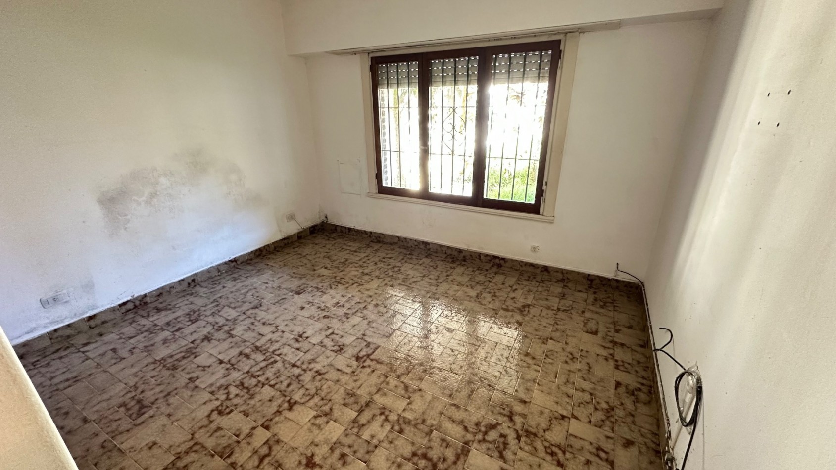 Chalet de 3 Ambientes con Garaje Doble y Parque