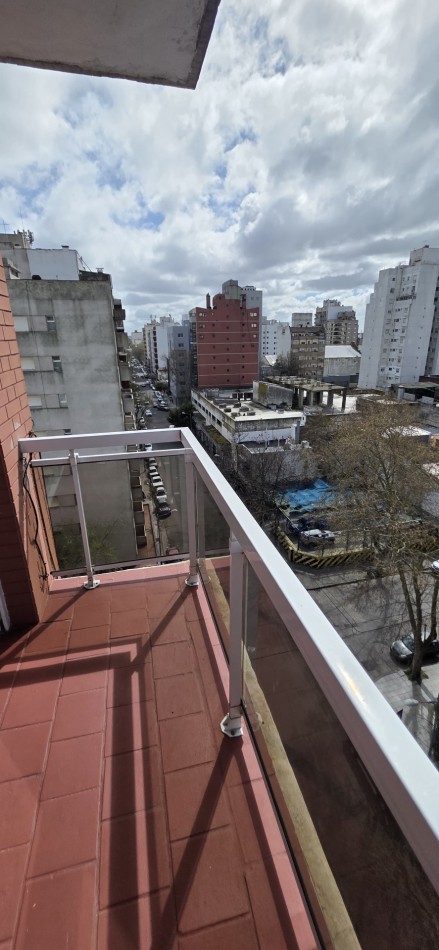 Departamento 2 ambientes con dependencia a la calle