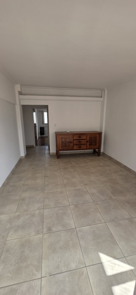 Departamento 2 ambientes con dependencia a la calle