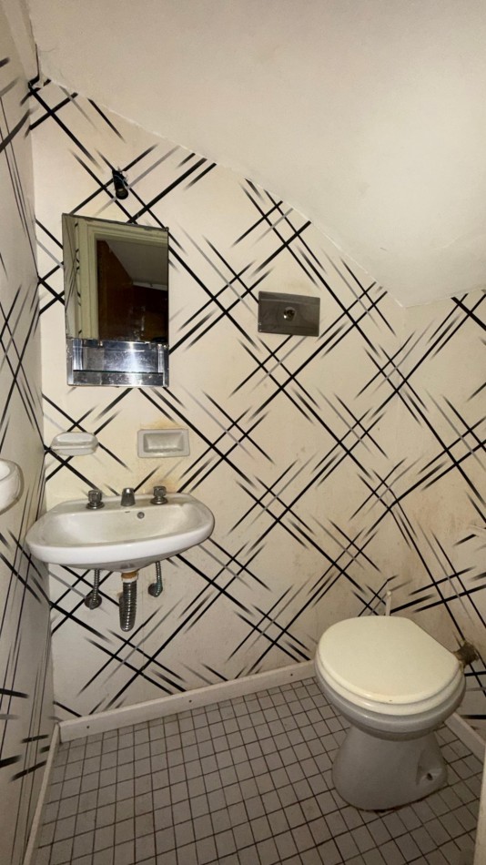 Chalet 5 Ambientes con Garage, Quincho y Parque en barrio Chauvin