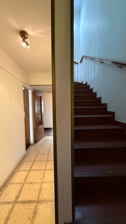 Chalet 5 Ambientes con Garage, Quincho y Parque en barrio Chauvin