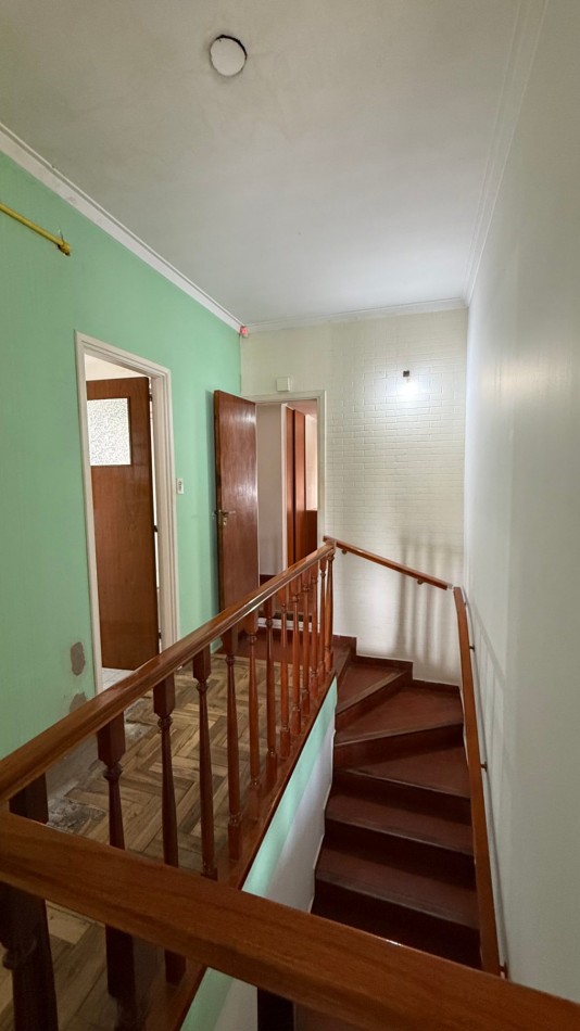 Chalet 5 Ambientes con Garage, Quincho y Parque en barrio Chauvin