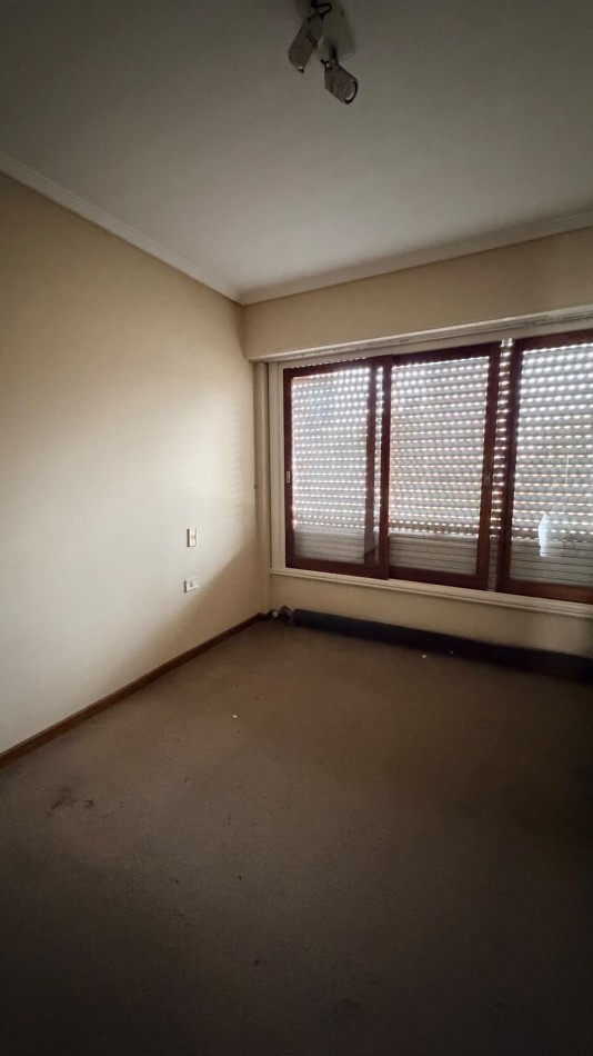 Departamento 4 Ambientes con Cochera en Plaza Mitre