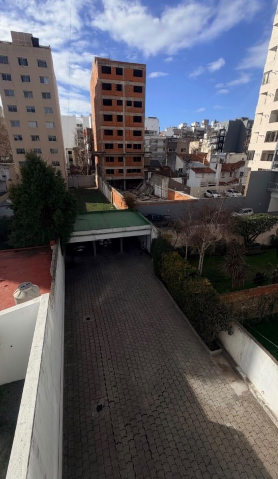 Departamento 4 Ambientes con Cochera en Plaza Mitre