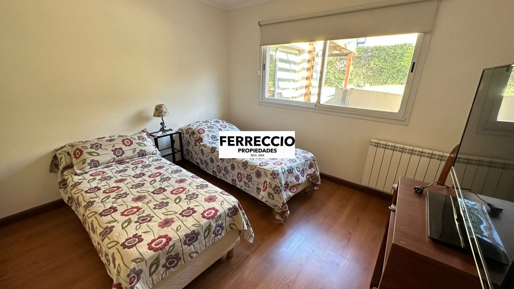 Amplio Chalet 3 Ambientes con QUINCHO y PILETA