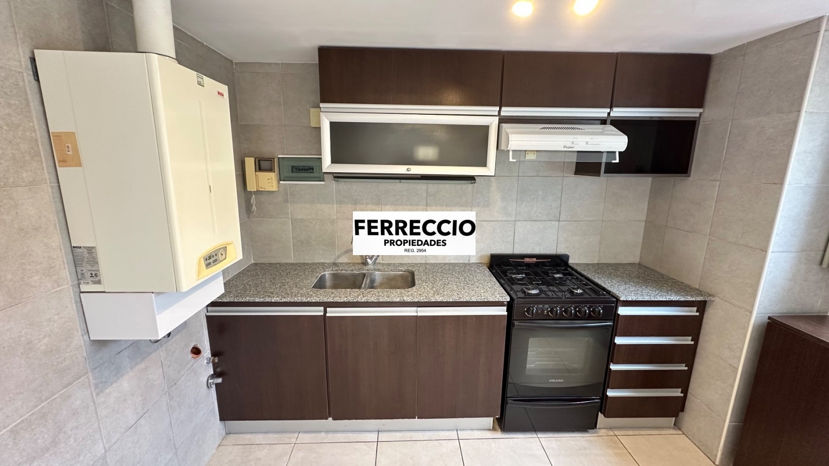 Departamento 1 Ambiente con Cochera y Baulera