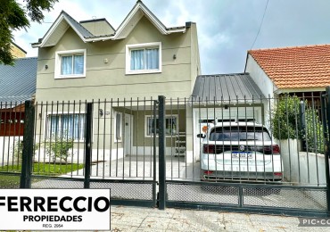 Chalet 6 Ambientes con Parque y Pileta