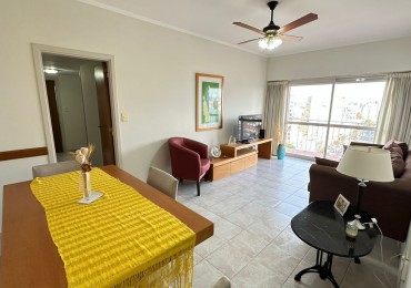 Departamento 3 Ambientes a la Calle con Balcon 
