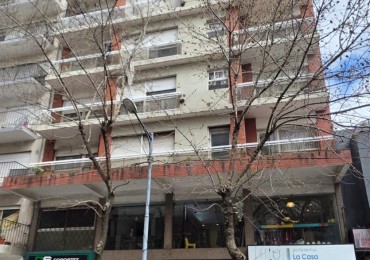 Departamento 2 ambientes con dependencia a la calle